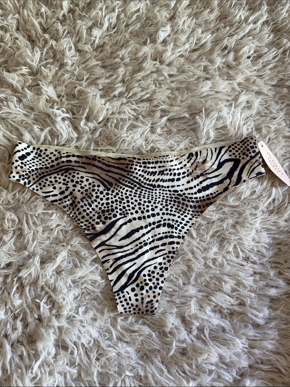 NWT VTG Victoria's Secret Incredible Sexy Satin No Show Thong Animal Print Small